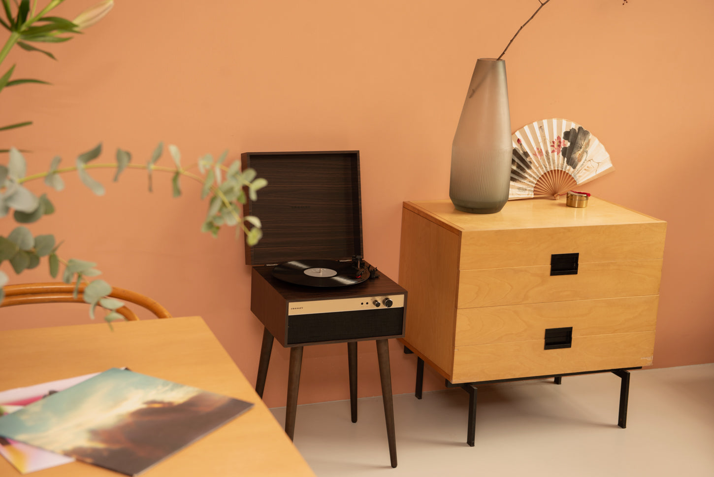 Image of Crosley Jasper Walnut Bluetooth Alıcılı Ayaklı Müzik Pikap Kahverengi