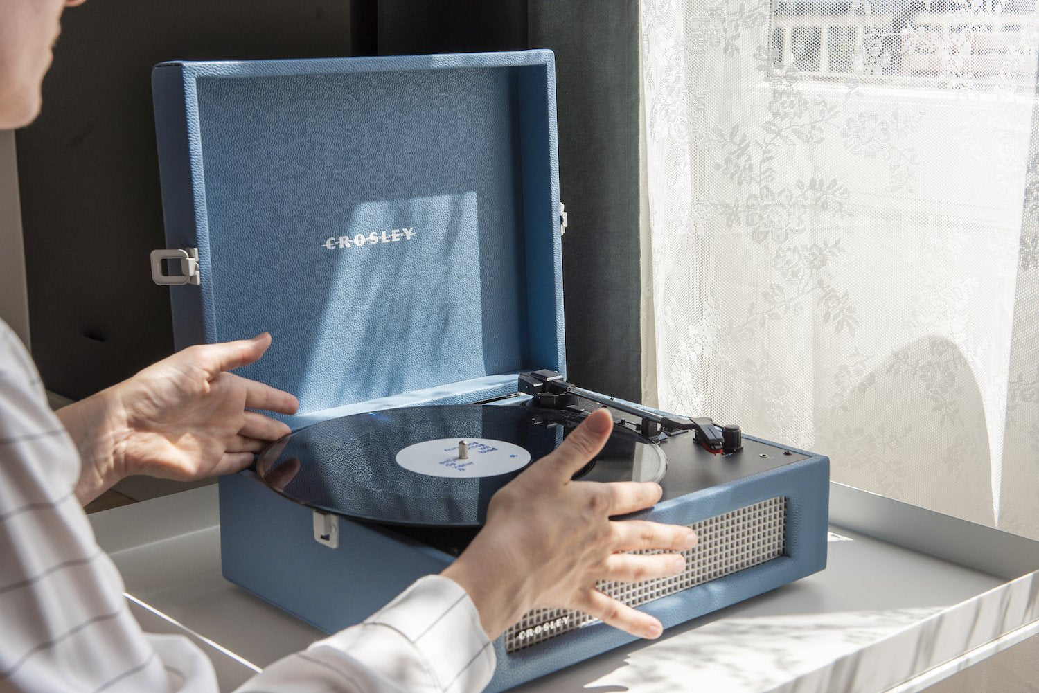 Image of Crosley Voyager Bluetooth Alıcılı Ve Taşınabilir Plakçalar Pikap Açık Mavi