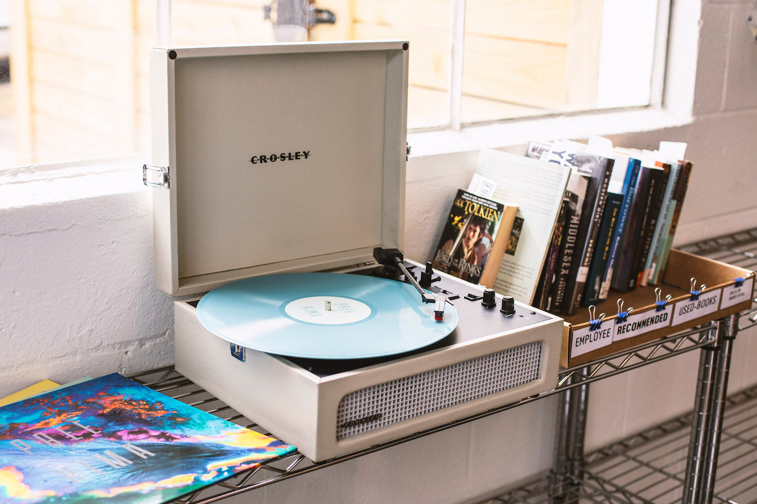 Image of Crosley Voyager Bluetooth Alıcılı Ve Taşınabilir Plakçalar Pikap Bej