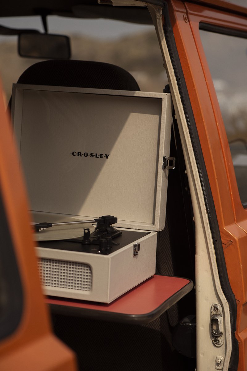 Image of Crosley Voyager Bluetooth Alıcılı Ve Taşınabilir Plakçalar Pikap Bej