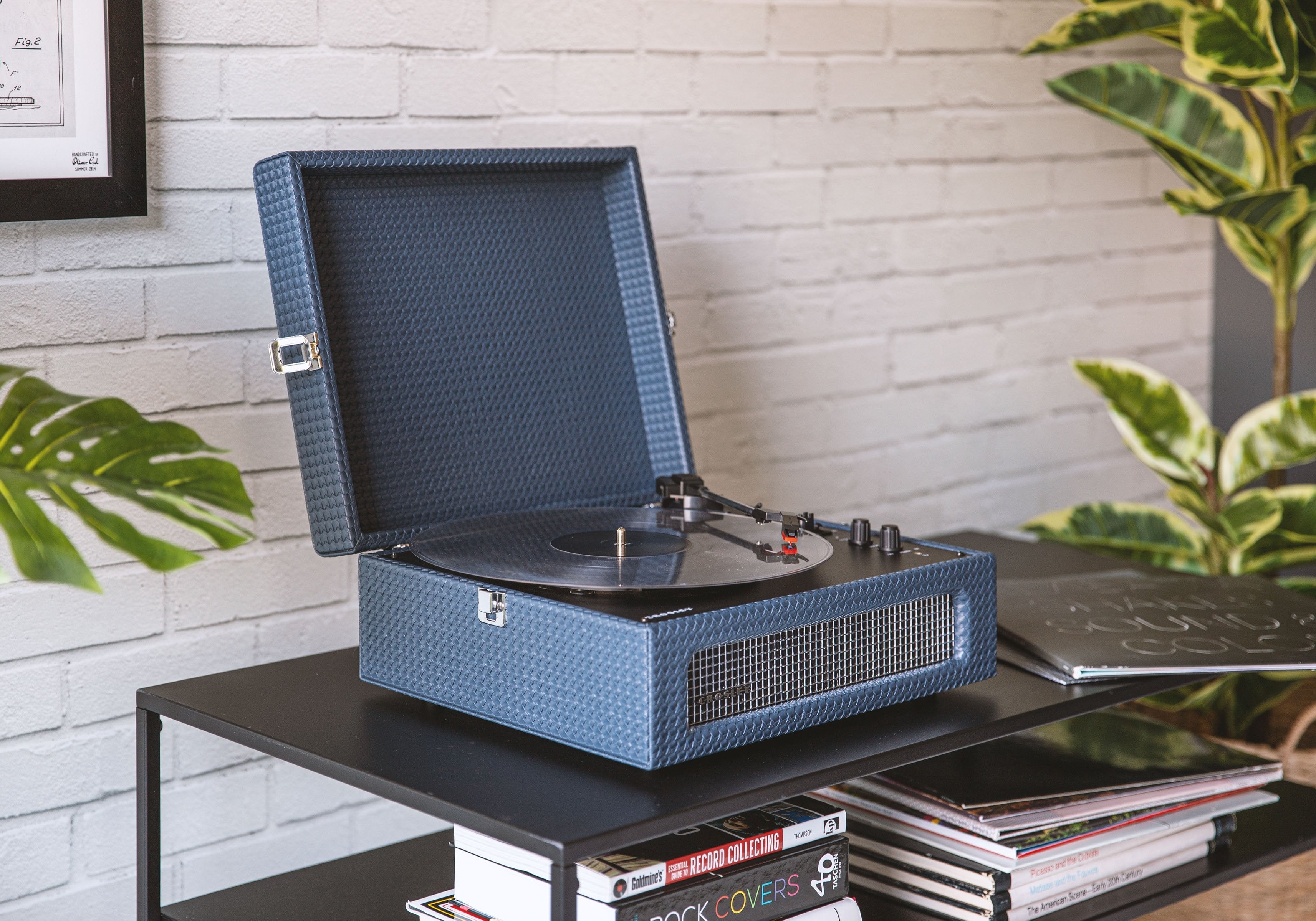 Image of Crosley Voyager Bluetooth Alıcılı Ve Taşınabilir Plakçalar Pikap Lacivert