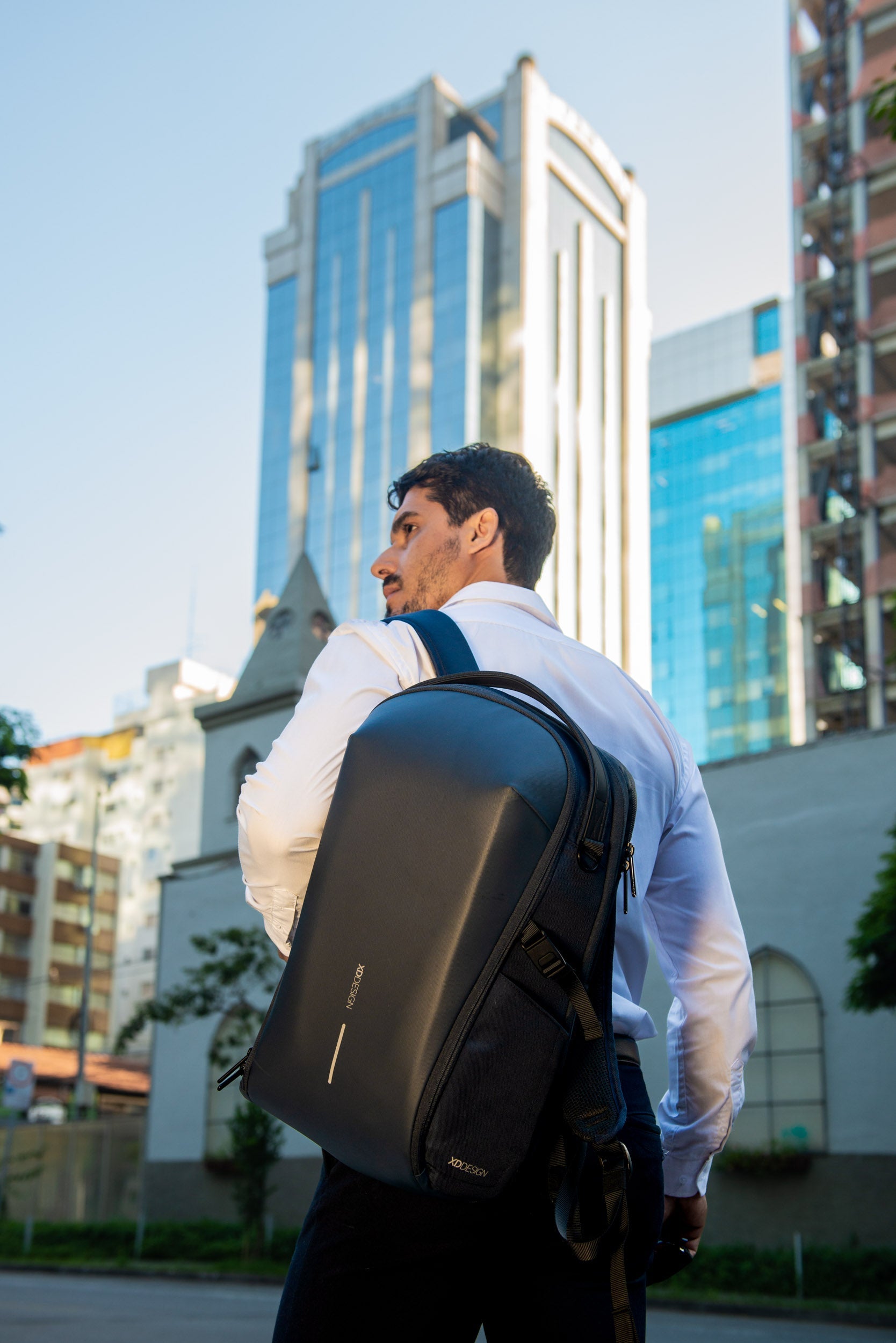 Image of XD Design Bizz 15.6'' Inç Uyumlu Suya Dayanıklı Hırsızlık Önleyici Sırt Çantası Siyah