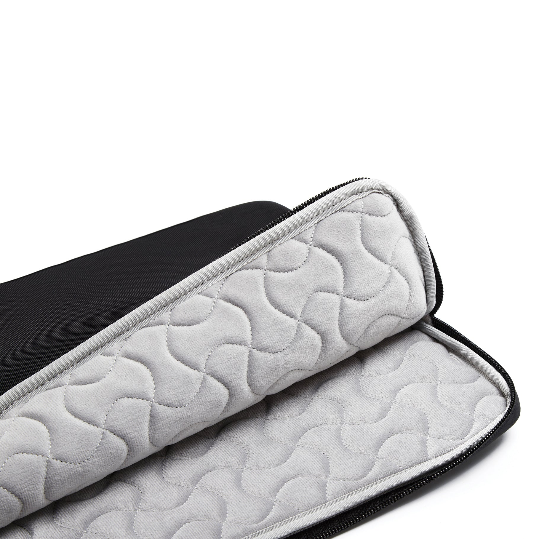 XD Design Everyday 16" Inç Suya Dayanıklı Laptop Macbook Tablet Kılıfı Siyah